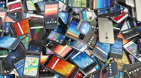 What do Australians do with old smartphones?